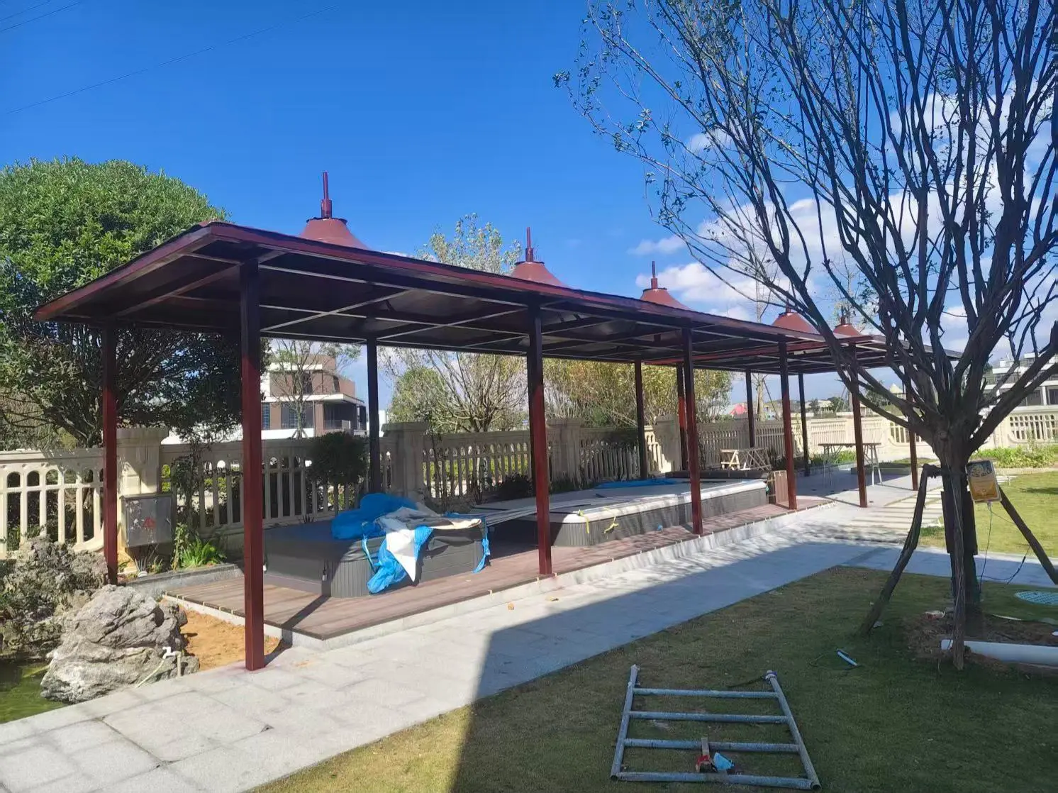 贵州印江园区小区膜结构停车棚怎么选?本地源头工厂拆解三大坑,避开返修翻倍成本